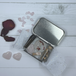 LOVE MINI ALTAR KIT